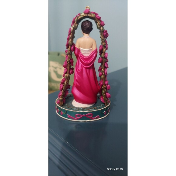 * First Lady Jacqueline Kennedy Christmas Tree Ornament Carlton Cards Heirloom - Picture 2 of 3